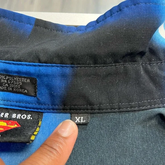 Superman button up shirt - Picture 3 of 4